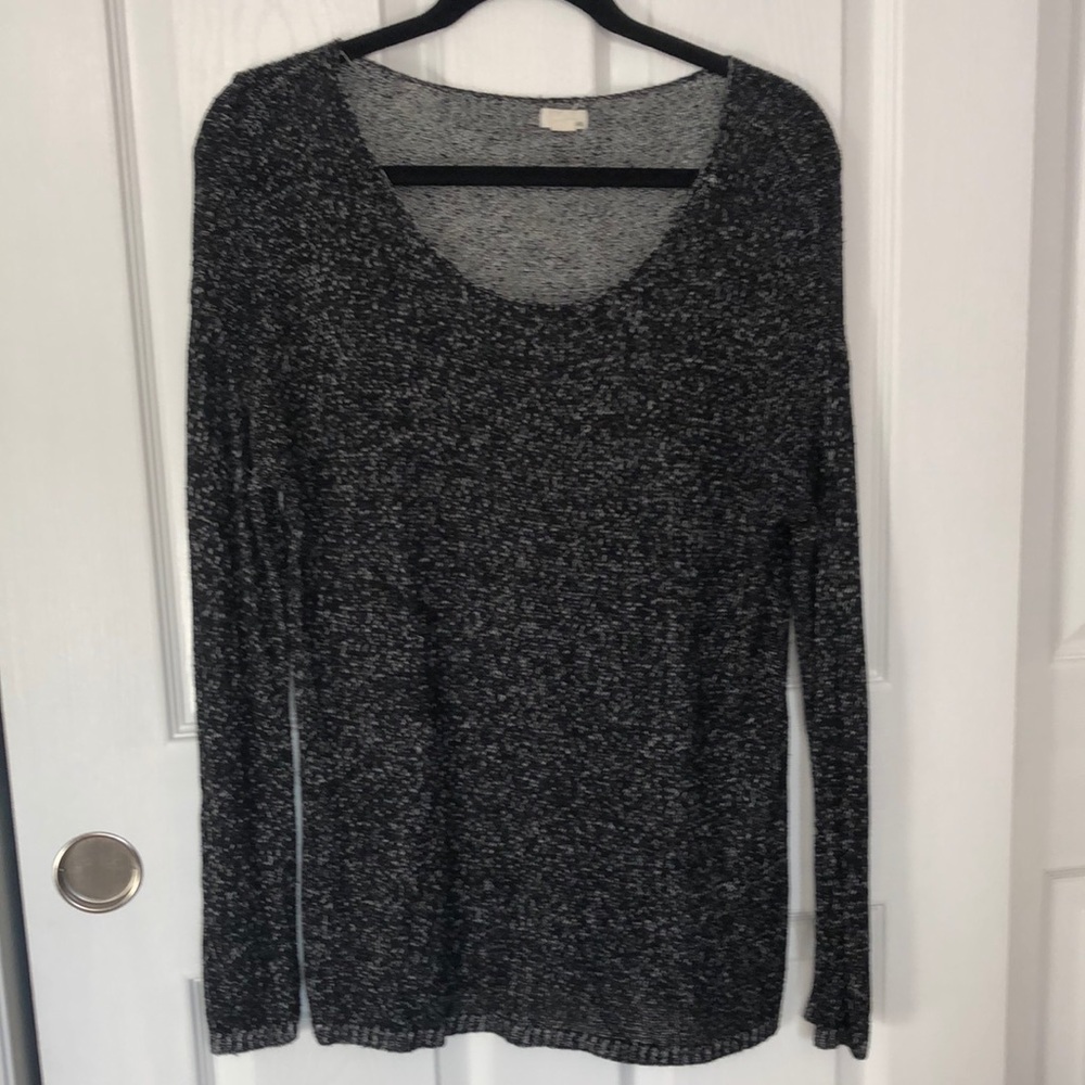 Thin long sleeve sweater